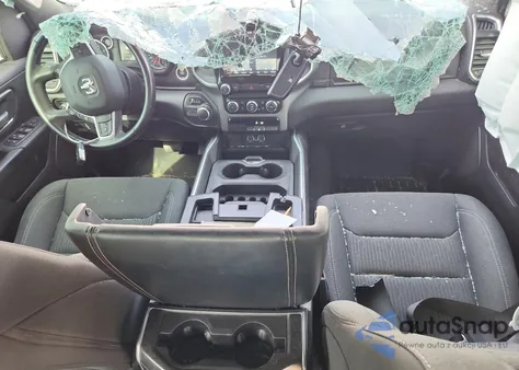 2021 Ram 1500 Big Horn/Lone Star z USA, uszkodzony, nr VIN 1C6RREFM0MN608816